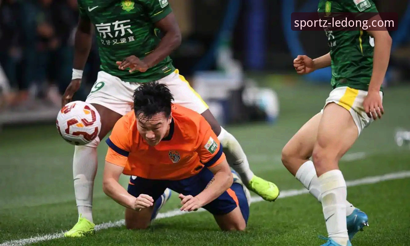揭秘青岛海牛3-1爆冷海港背后的战术密码：罗森文世界波+13年等待的破局之道